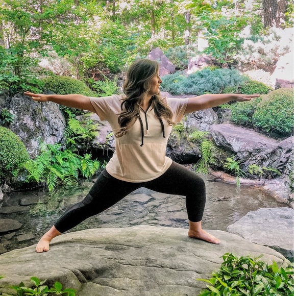 NWT❗️ Fabletics Mila High-Waisted Pocket Capris - Picture 15 of 16